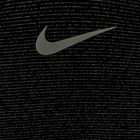 Nike DriFit Top - Picture 3 of 3